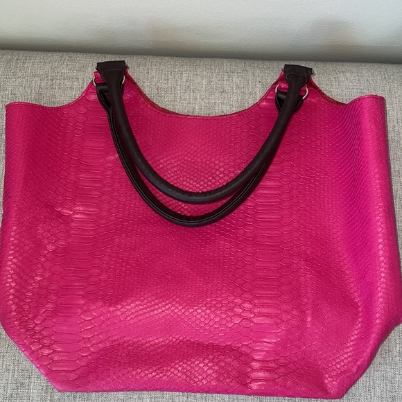 Neiman Marcus Faux Snakeskin Shoulder Bag - Picture 8 of 12